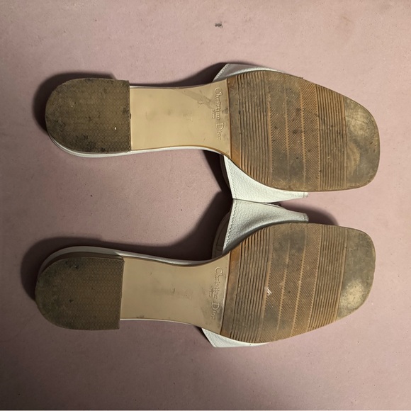 Dior White Mules with Elegant Monogram Design - Picture 5 of 6